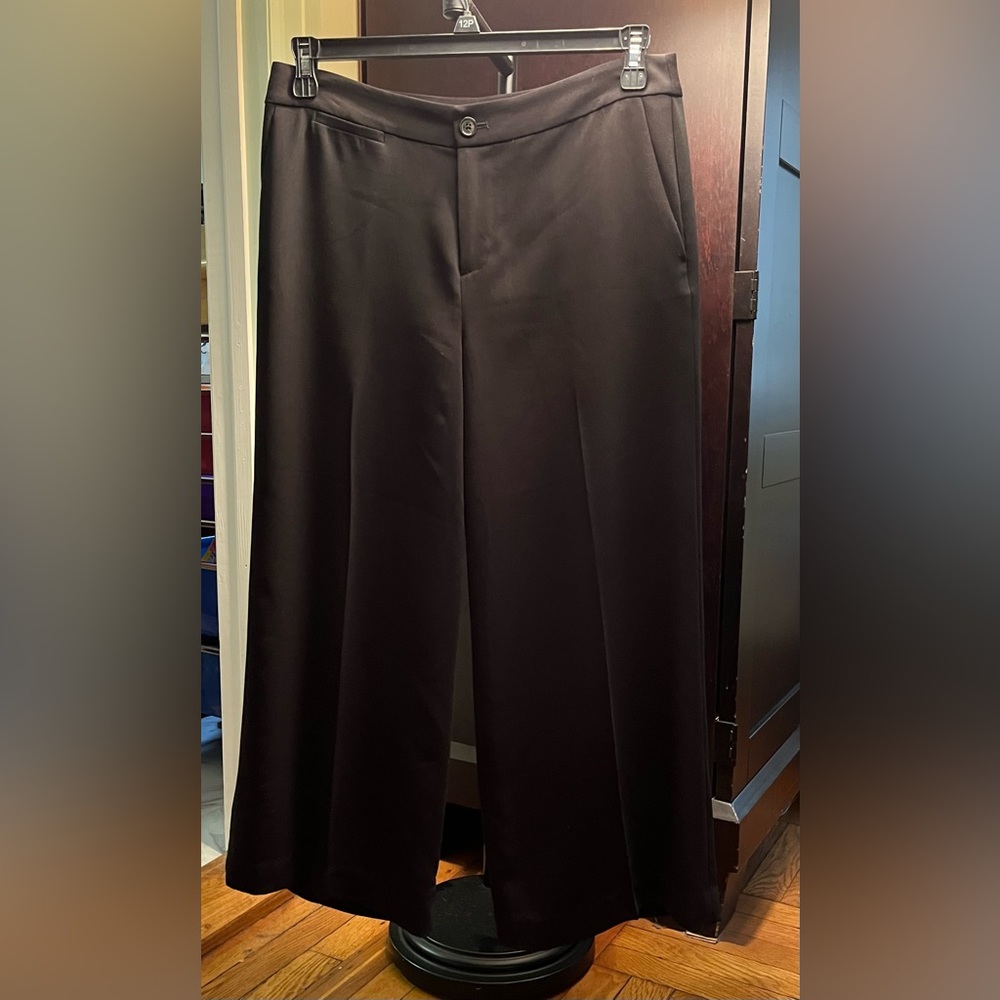 Lauren black wide legged size 8 pants- soft and chic